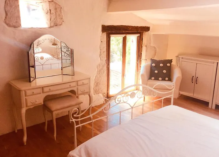 Maison De Lolivier, Beautiful Townhouse With Private Courtyard