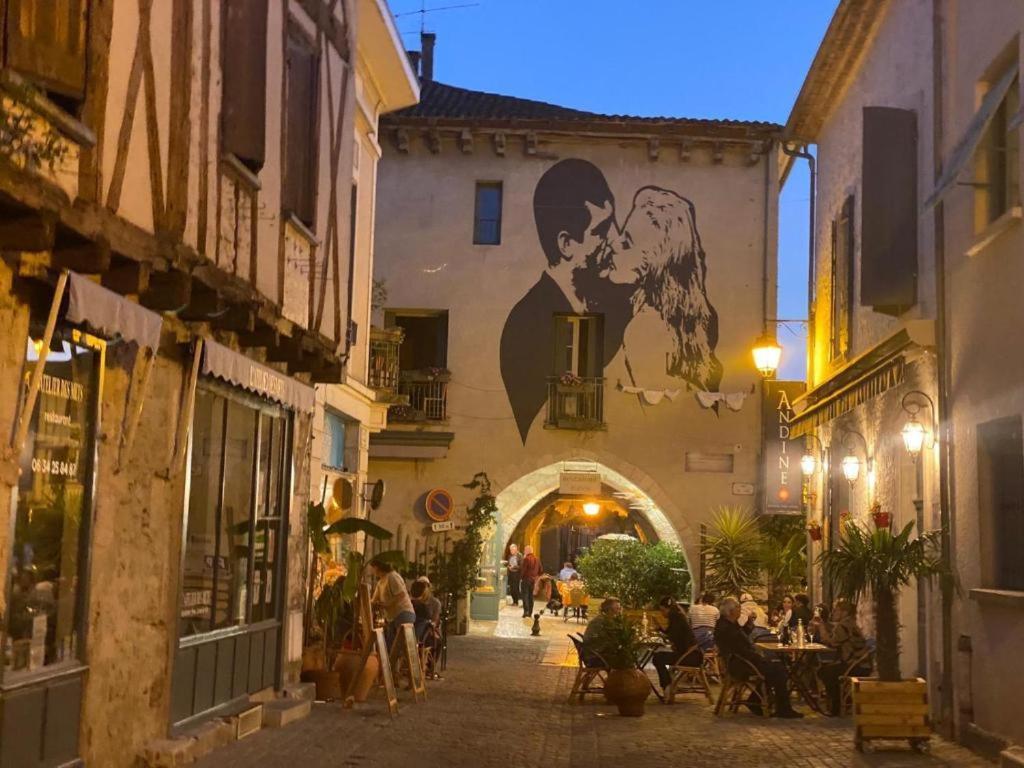 Maison De Lolivier, Beautiful Townhouse With Private Courtyard Holiday home *